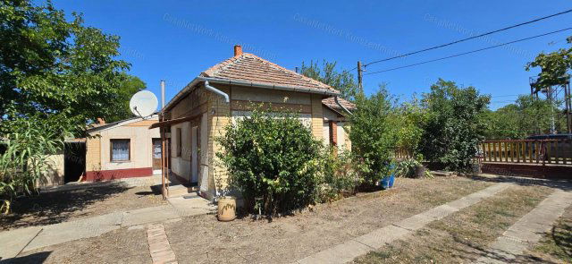 Eladó családi ház, Szelevényen 15.9 M Ft, 2 szobás