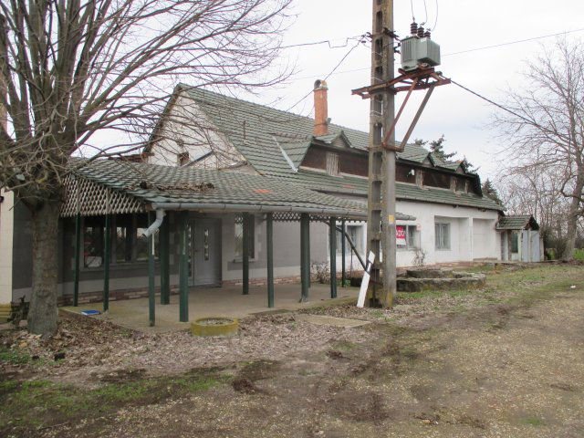 Eladó családi ház, Békéscsabán 35.9 M Ft, 10 szobás