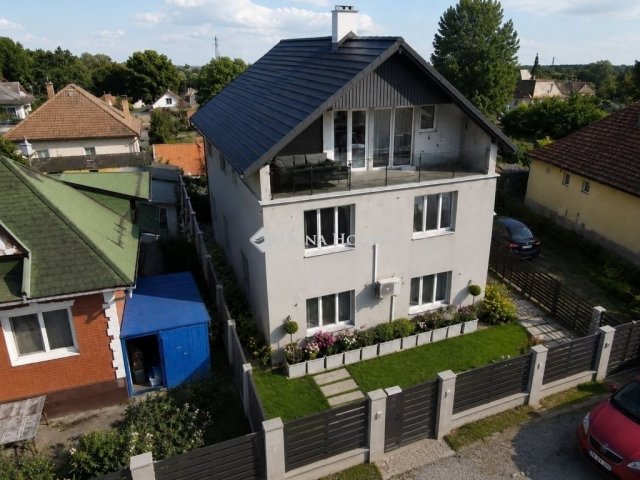 Eladó családi ház, Érden 89.9 M Ft, 8 szobás