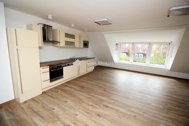 Eladó téglalakás, Kecskeméten 110 M Ft, 5 szobás