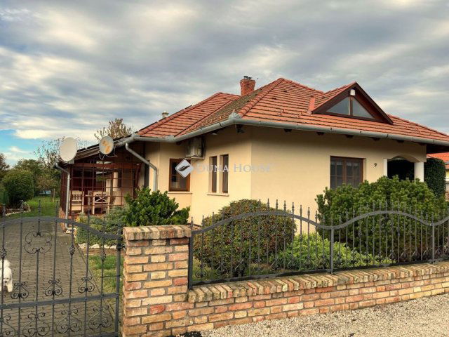 Eladó családi ház, Balatonberényben 187.274 M Ft, 6 szobás