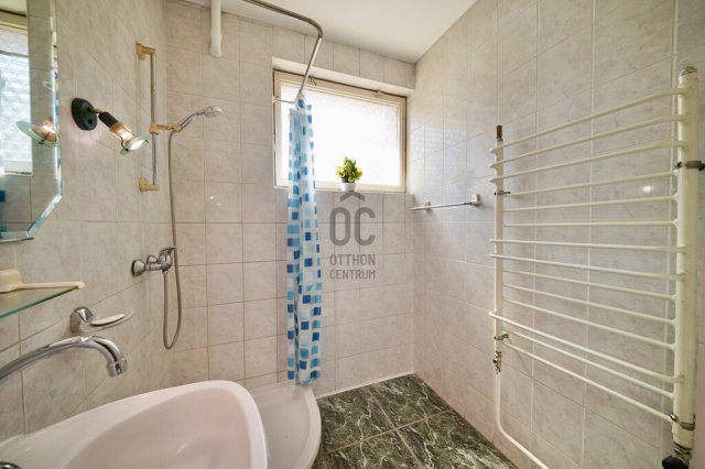 Eladó családi ház, Budapesten, X. kerületben 340 M Ft, 7 szobás