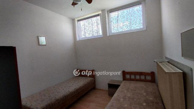 Eladó családi ház, Jászberényben 62 M Ft, 3+7 szobás