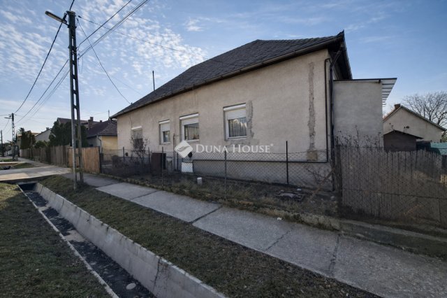 Eladó téglalakás, Gyömrőn 49 M Ft, 2 szobás