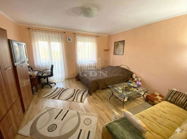 Eladó téglalakás, Budapesten, XV. kerületben 64 M Ft, 1 szobás