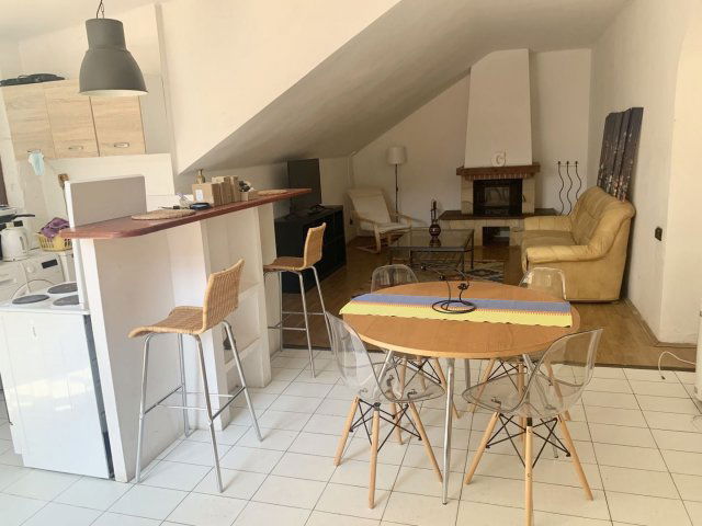 Kiadó téglalakás, albérlet, Debrecenben 310 E Ft / hó, 3 szobás