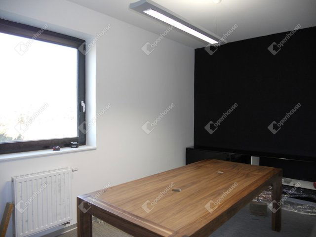 Eladó ipari ingatlan, Tatabányán 400 M Ft / költözzbe.hu