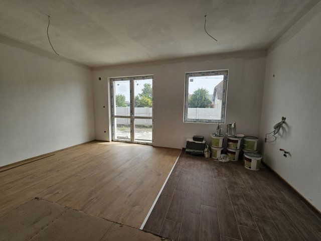 Eladó sorház, Kiskunlacházán 63.75 M Ft, 4 szobás
