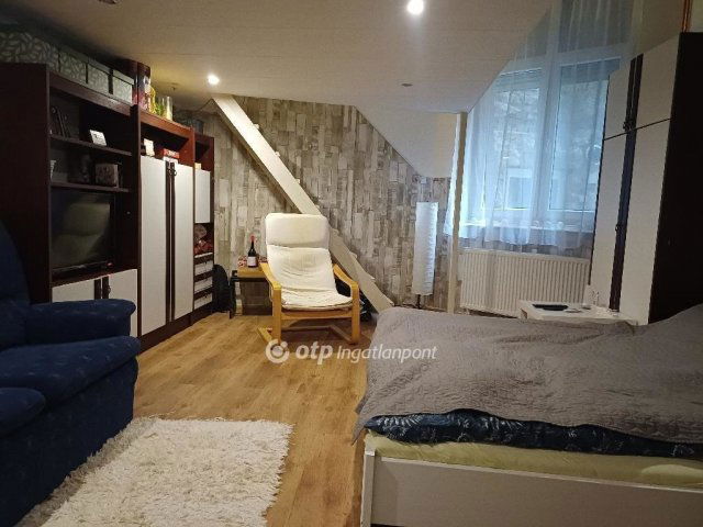 Eladó téglalakás, Budapesten, VII. kerületben 69.9 M Ft