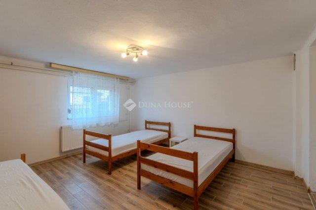 Eladó családi ház, Cserépfaluban 58 M Ft, 6 szobás