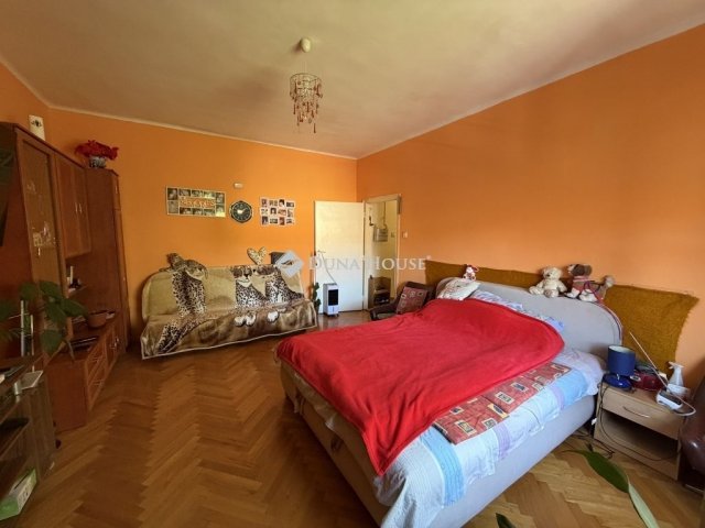 Eladó téglalakás, Pécsett 25.95 M Ft, 2 szobás