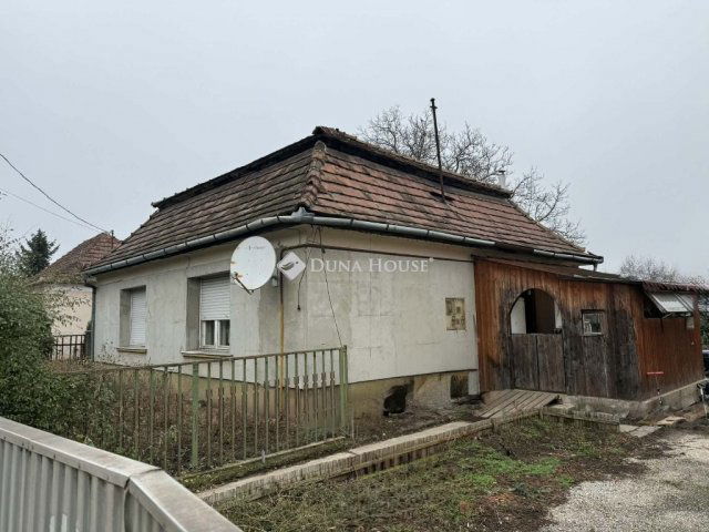 Eladó családi ház, Bicskén, Táncsics Mihály utcában 80 M Ft