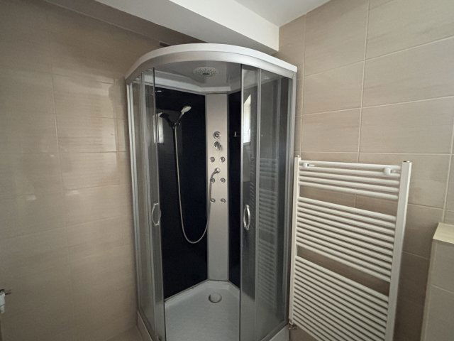 Eladó téglalakás, Egerben 64.9 M Ft, 3 szobás