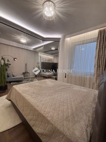 Eladó téglalakás, Budapesten, V. kerületben 148 M Ft, 2 szobás