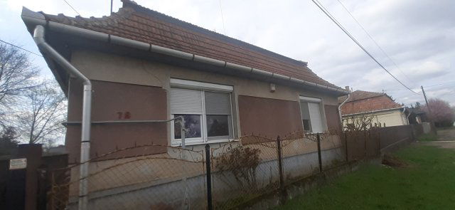 Eladó családi ház, Jászfényszarun 28 M Ft, 2 szobás
