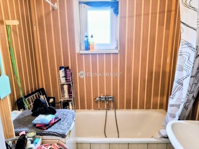 Eladó családi ház, Kerepesen 115 M Ft, 3 szobás
