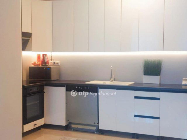 Eladó téglalakás, Budapesten, XV. kerületben 76.9 M Ft