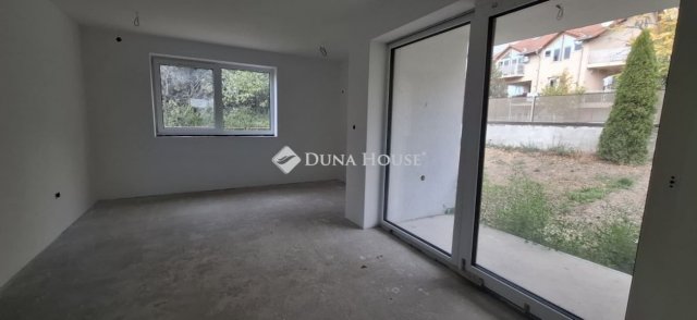 Eladó téglalakás, Pécsett 94.9 M Ft, 2+1 szobás