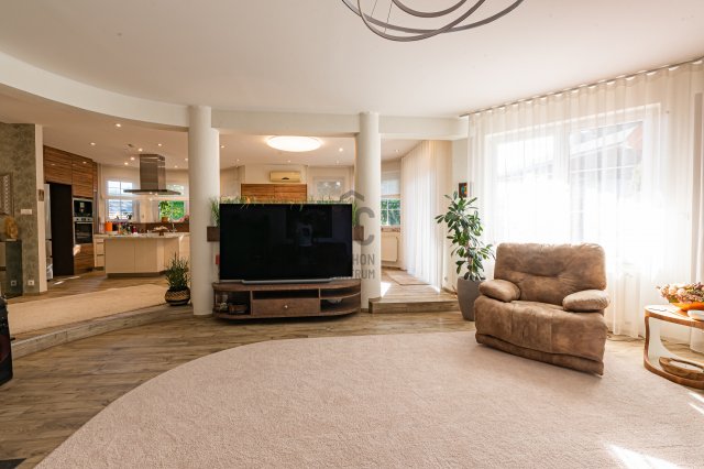 Eladó családi ház, Pilisvörösváron 339 M Ft, 5 szobás