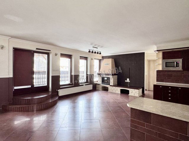 Eladó téglalakás, Egerben 68.9 M Ft, 4 szobás