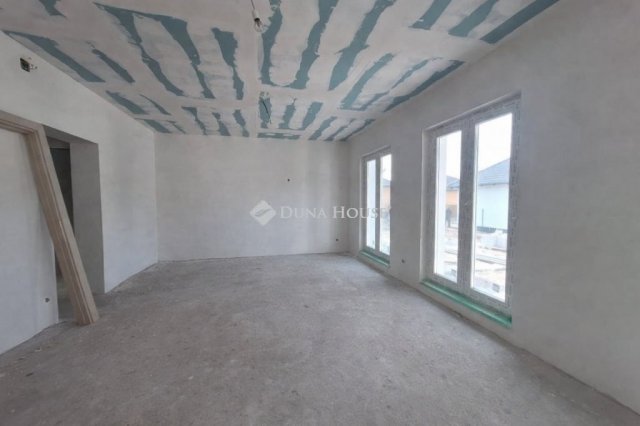 Eladó ikerház, Monoron 87.5 M Ft, 4 szobás / költözzbe.hu