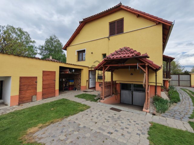 Eladó családi ház, Cegléden 95 M Ft, 3 szobás