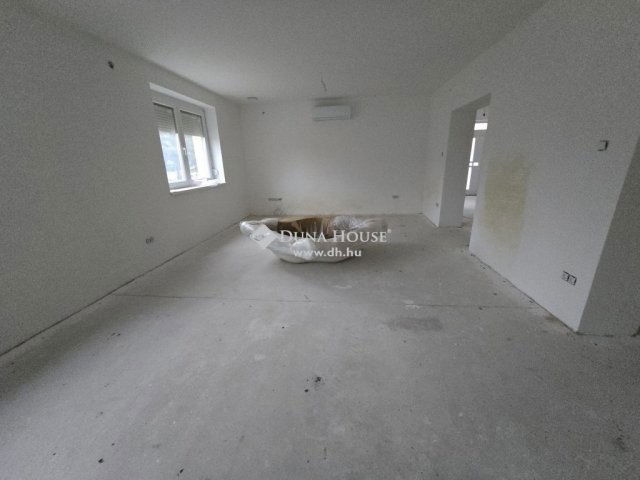 Eladó családi ház, Aranyosgadányban 85 M Ft, 7 szobás