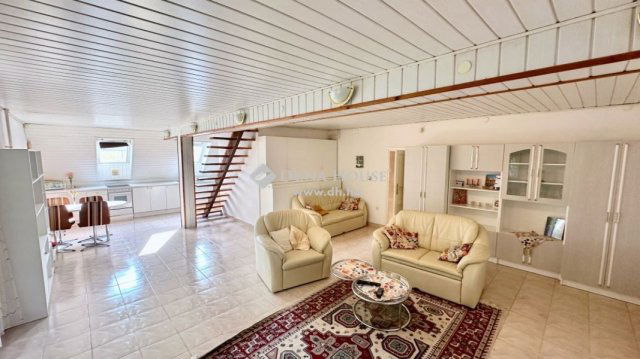 Eladó családi ház, Balatonfenyvesen 430 M Ft, 4 szobás