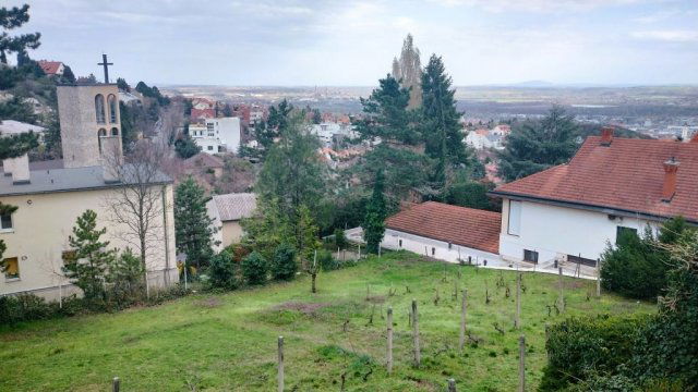 Eladó családi ház, Pécsett 238 M Ft, 6 szobás