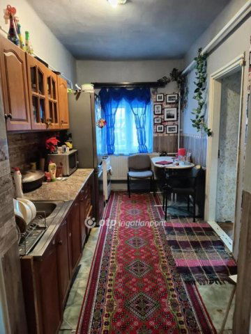 Eladó családi ház, Tiszaföldváron 13.5 M Ft, 3 szobás