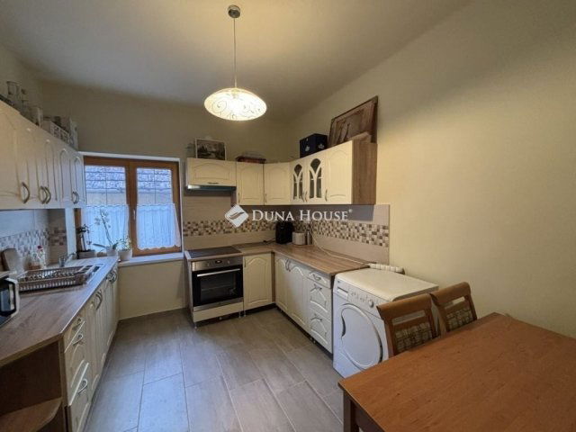 Eladó családi ház, Szentkirályon 29.9 M Ft, 1 szobás