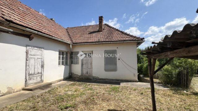 Eladó családi ház, Szarvaskőben 30.99 M Ft, 2 szobás