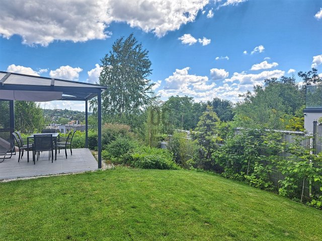 Eladó ikerház, Budapesten, III. kerületben 355 M Ft, 5 szobás