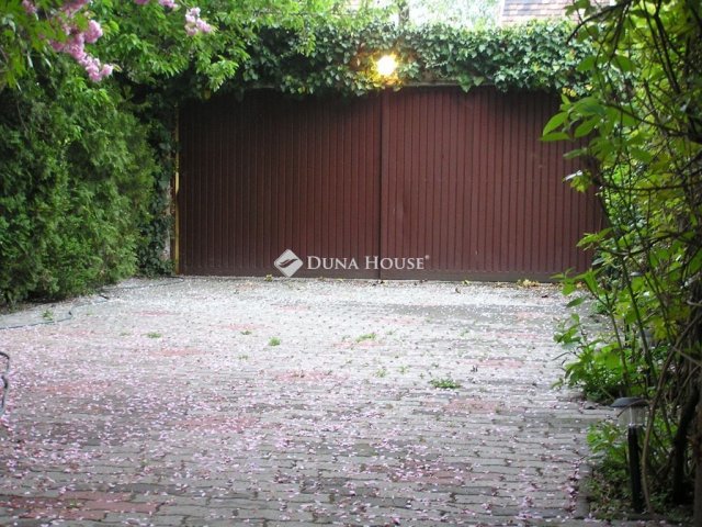 Eladó családi ház, Törökbálinton 239 M Ft, 4 szobás