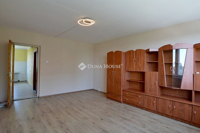 Kiadó panellakás, albérlet, Kecskeméten 135 E Ft / hó, 2 szobás