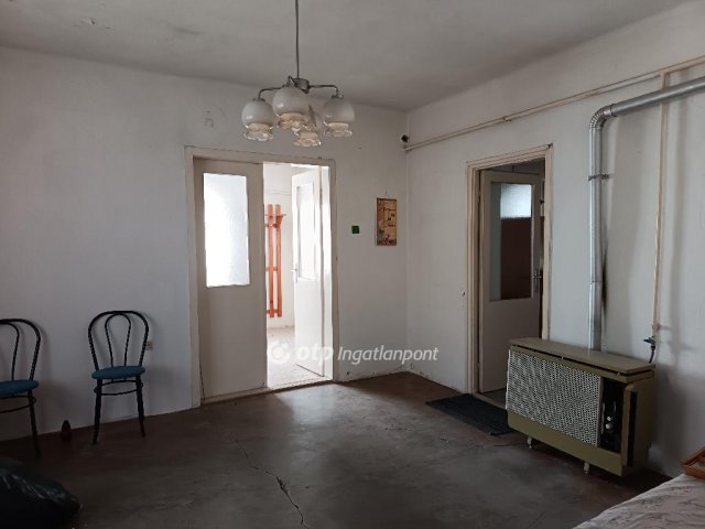 Eladó családi ház, Pécelen 52 M Ft, 3 szobás