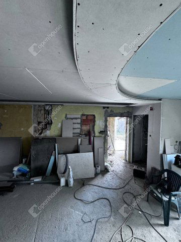 Eladó családi ház, Szomódon 65 M Ft, 9 szobás