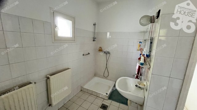 Eladó családi ház, Kecskeméten 67 M Ft, 2 szobás