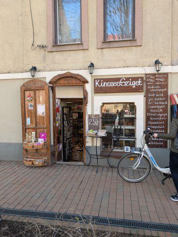 Eladó üzlethelyiség, Szegeden 2.55 M Ft, 1 szobás