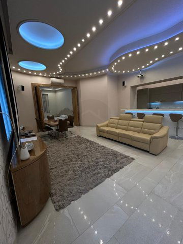 Eladó téglalakás, Budapesten, V. kerületben 160 M Ft, 3 szobás