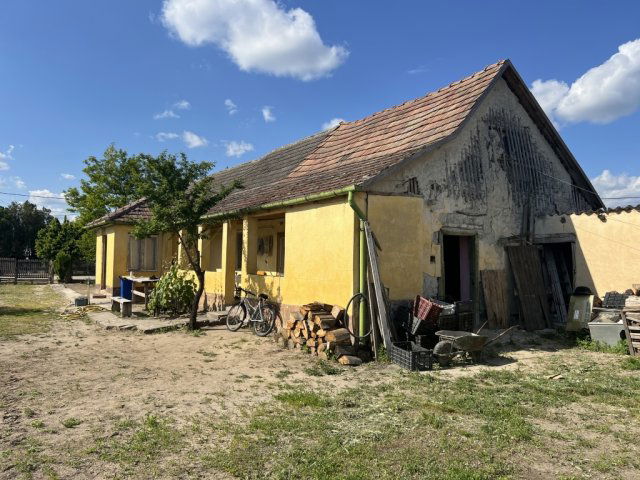Eladó családi ház, Bugyin 19.9 M Ft, 2 szobás