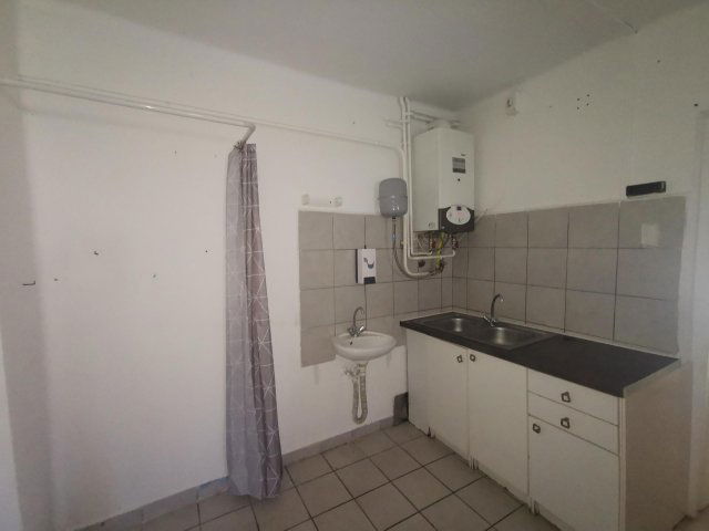Eladó családi ház, Szűcsin 28 M Ft, 3+2 szobás