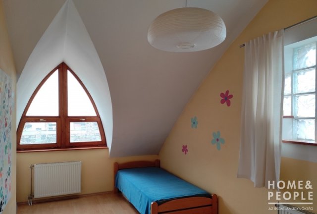 Eladó téglalakás, Szegeden 89.5 M Ft, 3 szobás