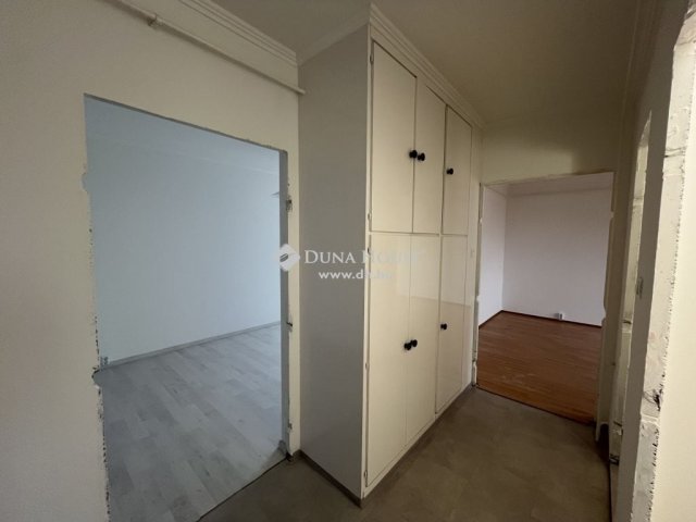Eladó panellakás, Szombathelyen 30.99 M Ft, 2 szobás
