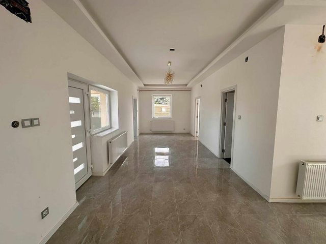 Eladó családi ház, Budapesten, XV. kerületben 79.9 M Ft