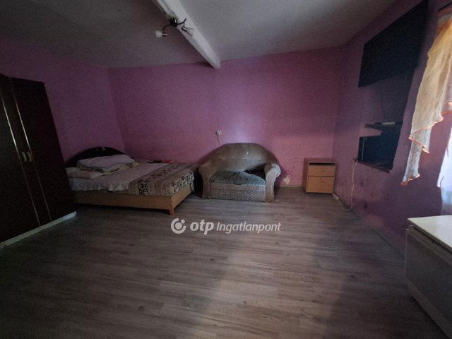 Eladó családi ház, Füzesgyarmaton 8.6 M Ft, 2 szobás