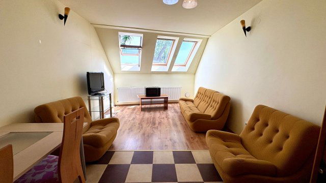 Kiadó téglalakás, albérlet, Debrecenben 220 E Ft / hó, 2 szobás