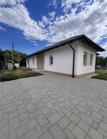 Eladó családi ház, Gödön 149.9 M Ft, 5 szobás