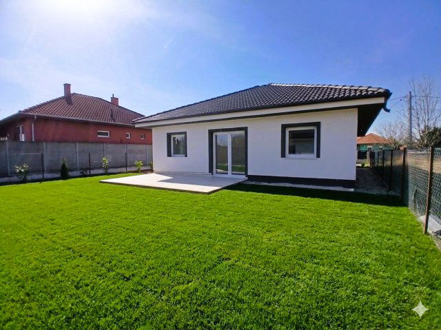 Eladó családi ház, Kiskunlacházán 87.9 M Ft, 4 szobás