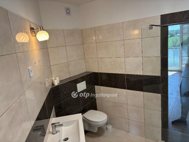 Kiadó téglalakás, albérlet, Mosonmagyaróváron 230 E Ft / hó